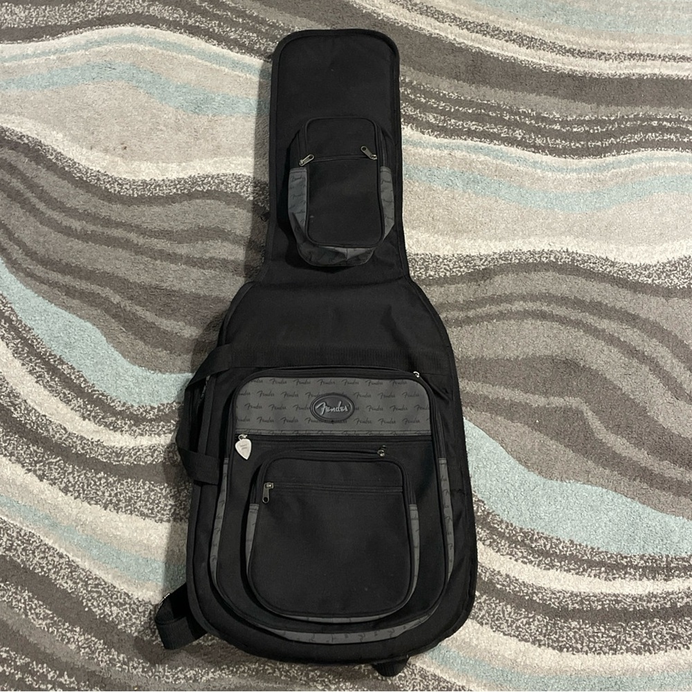 Fender "Deluxe Gig Bag" Padded Carrying Case for Electric Guitar (Medium) Fender